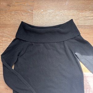 NWOT gap off the shoulder sweater